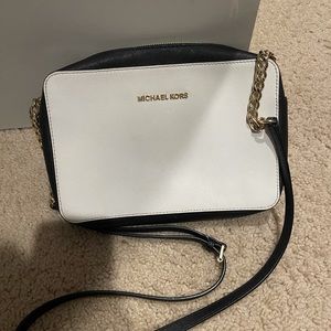 Michael kors jet set crossbody